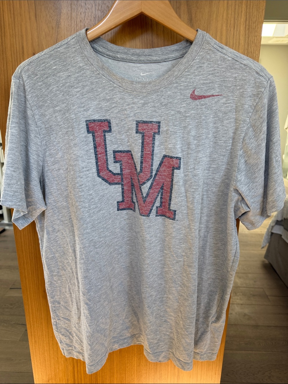 Nike Men's Heather Gray T-Shirt with Red UM Logo